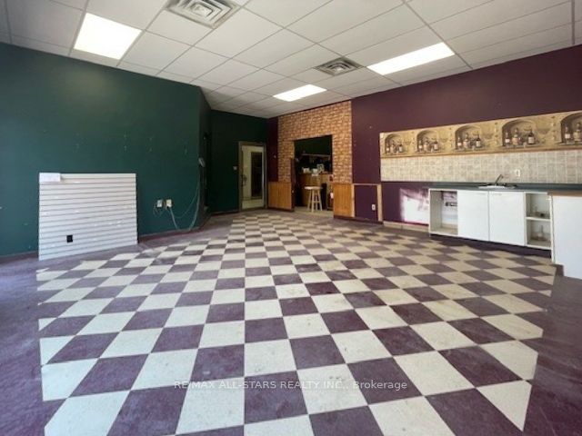 #c - 71 Bolton Street Property Photo 6