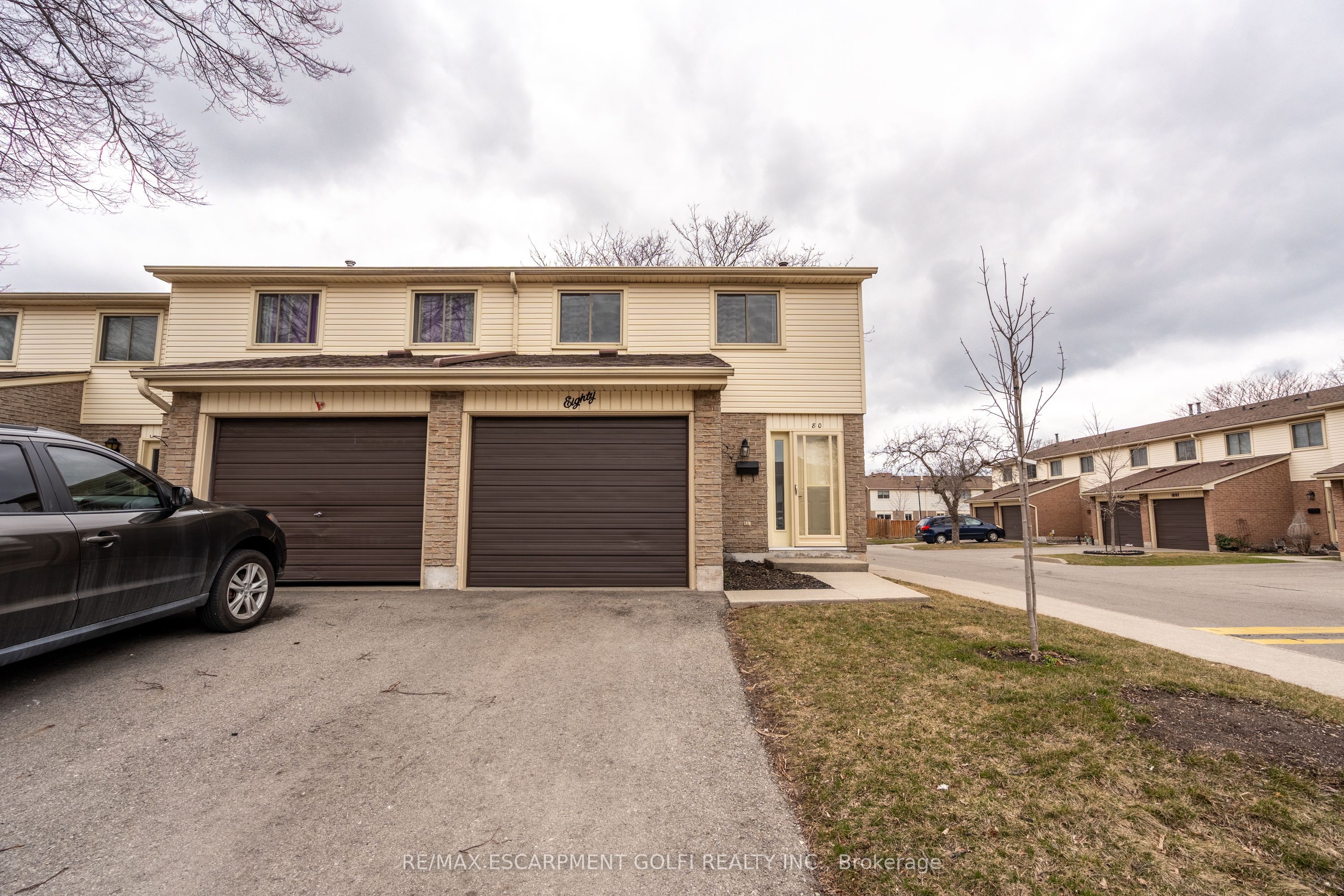 150 Gateshead Cres Property Photo