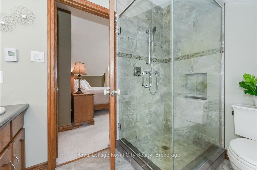 8108 Wellington Rd 22 Property Photo 32