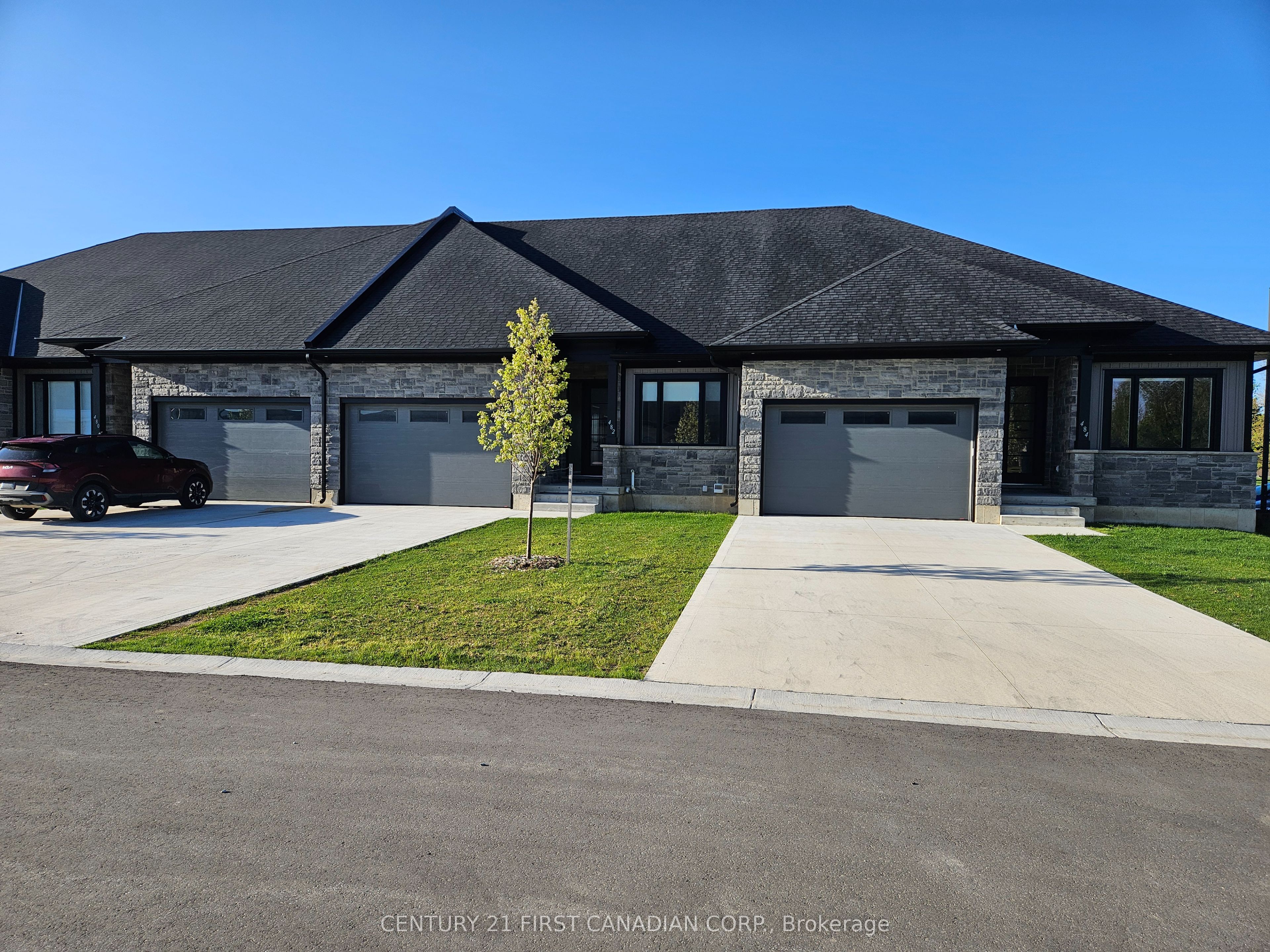 484 Kip Lane Property Photo 1