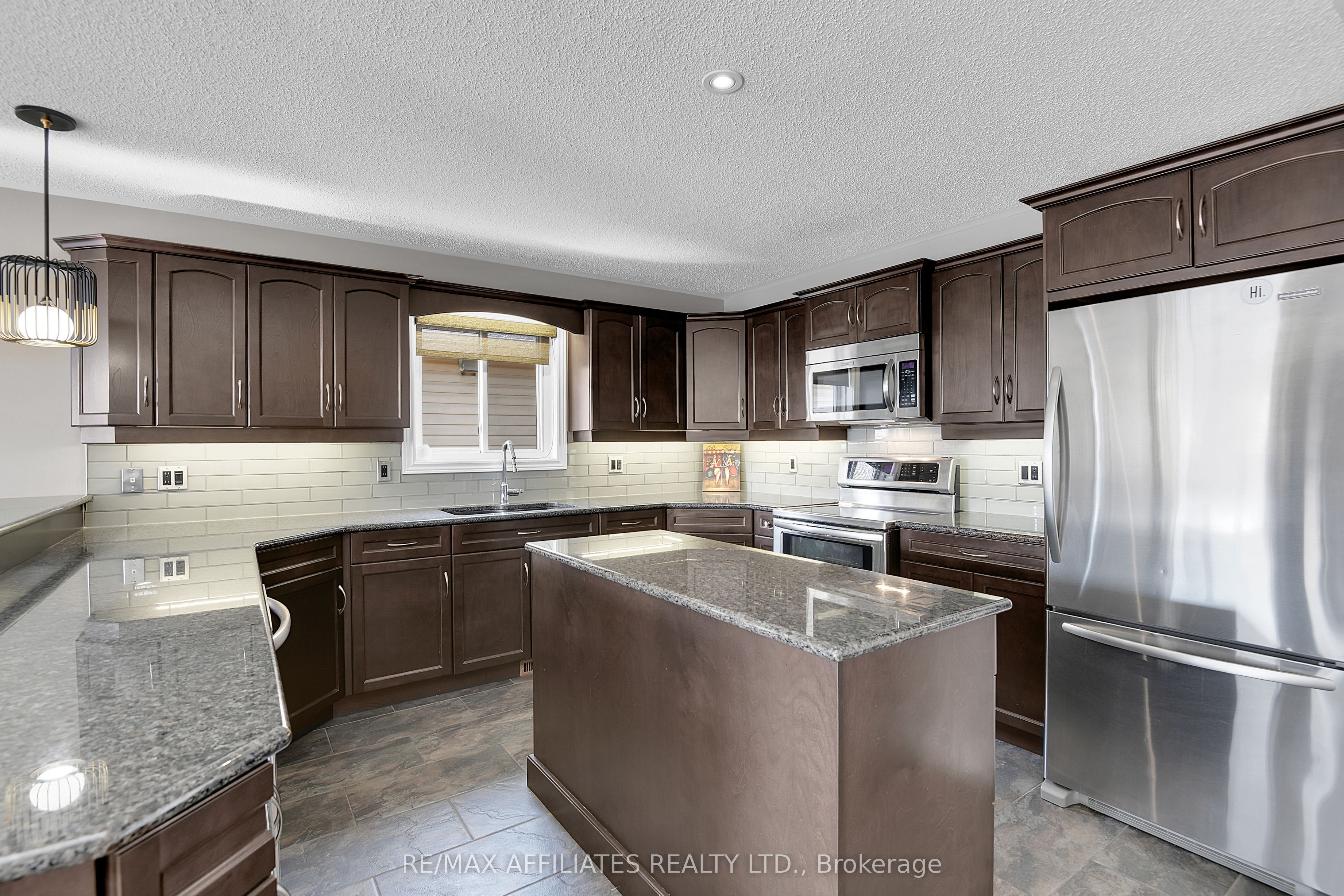 448 Van Dusen Street Property Photo 4