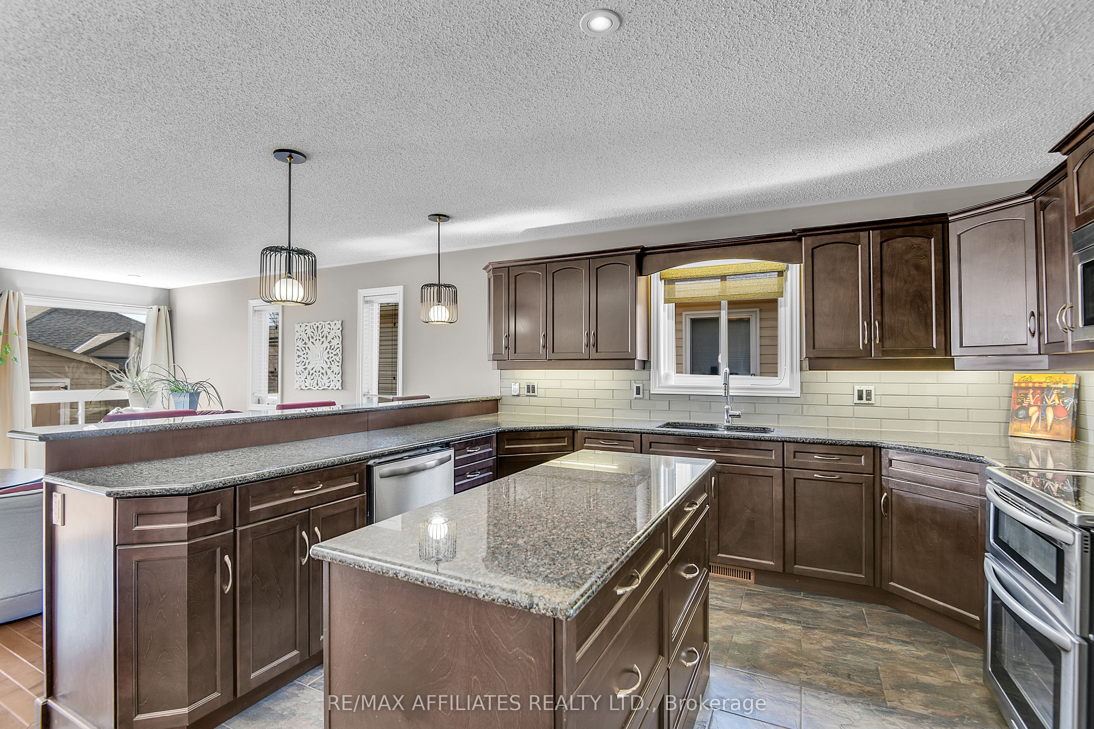 448 Van Dusen Street Property Photo 5