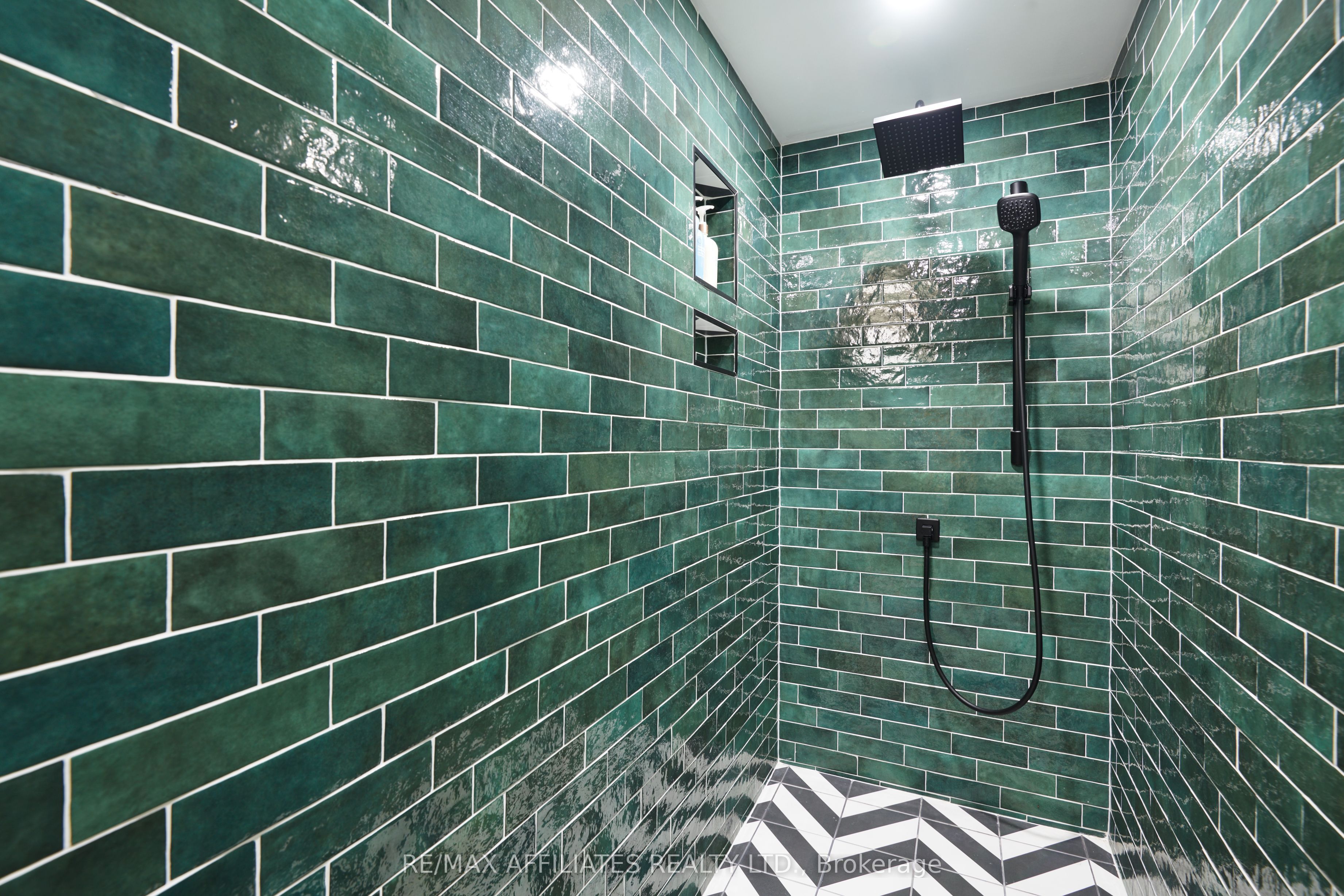 448 Van Dusen Street Property Photo 18