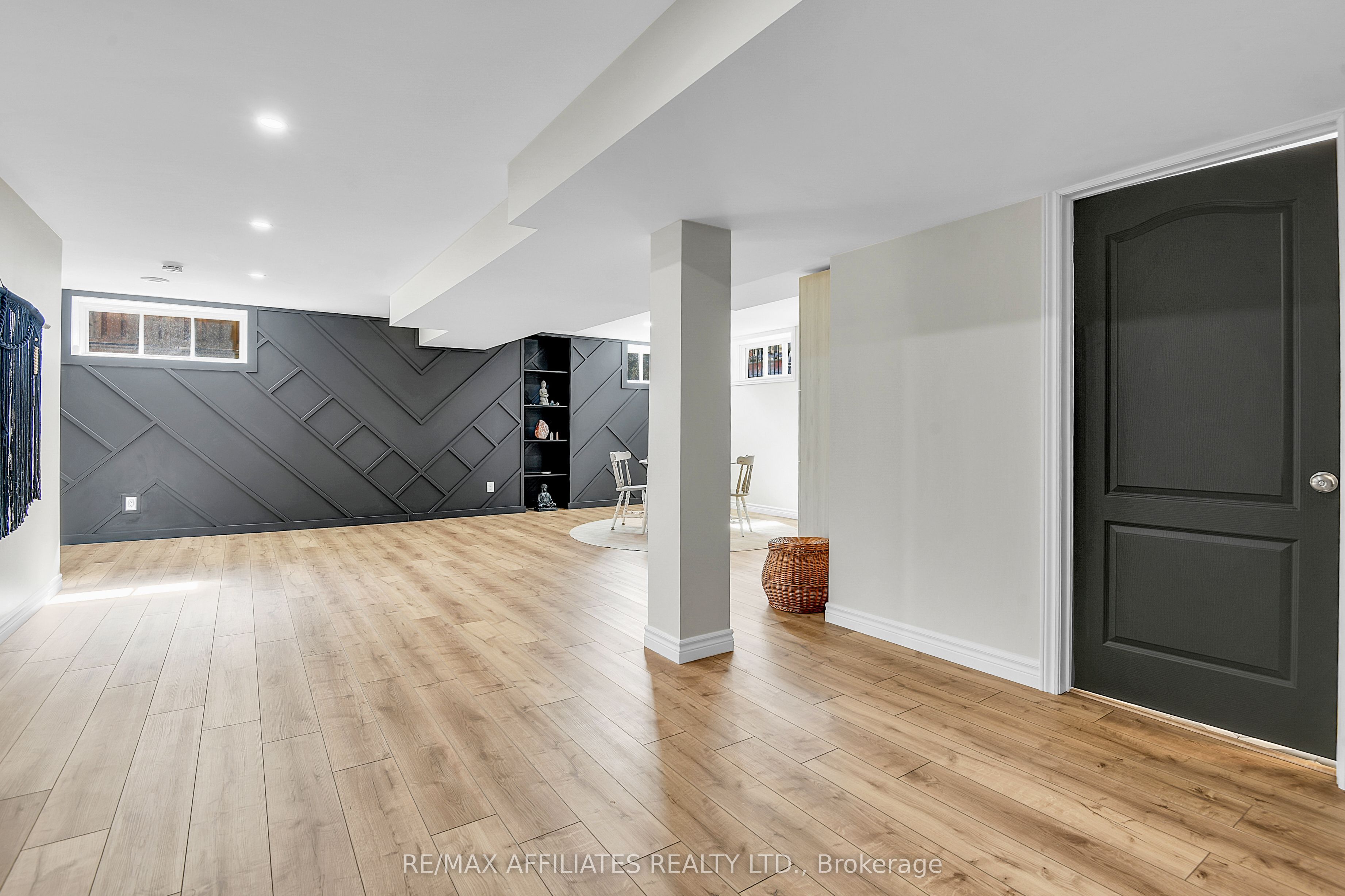 448 Van Dusen Street Property Photo 22