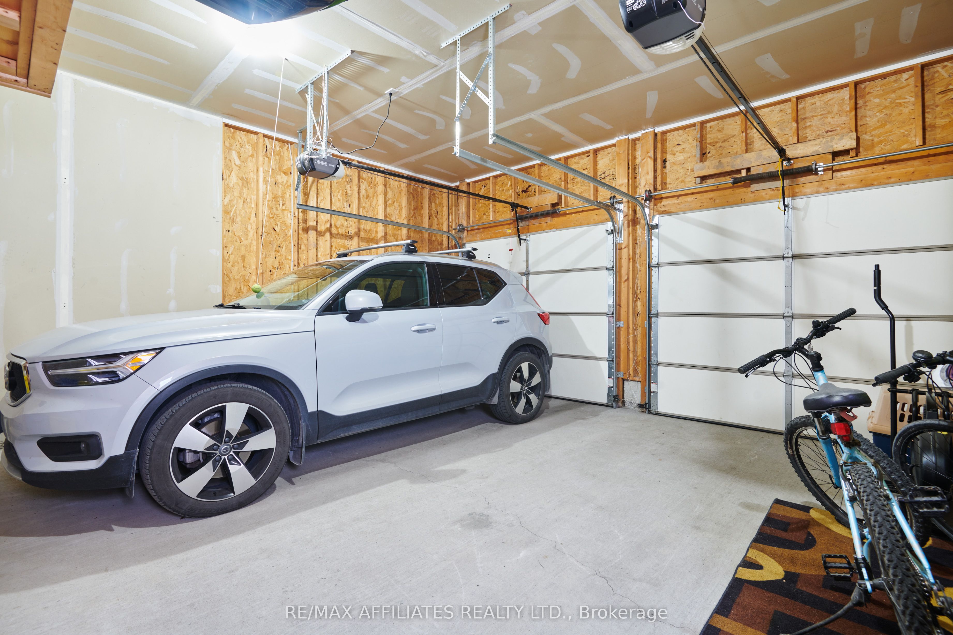 448 Van Dusen Street Property Photo 28
