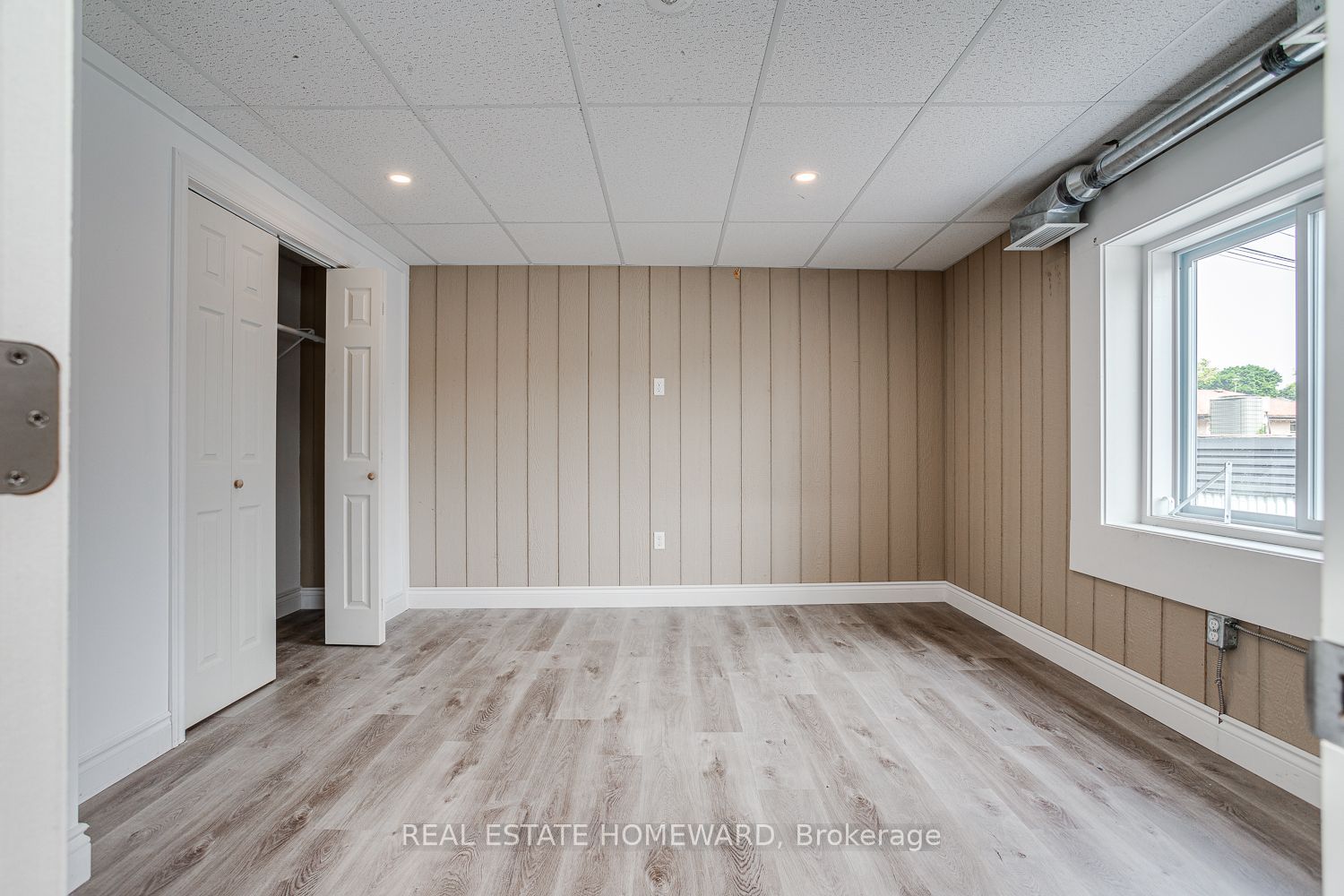 52 King Street Property Photo 30