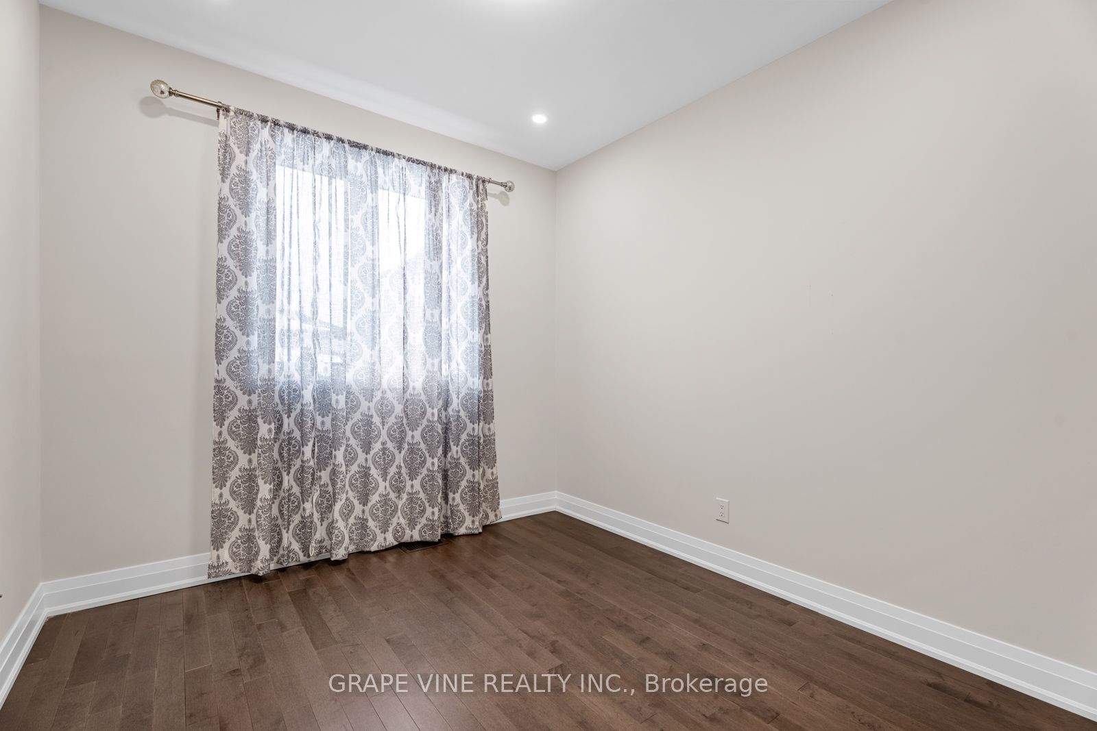 61 Adrift Street Property Photo 8
