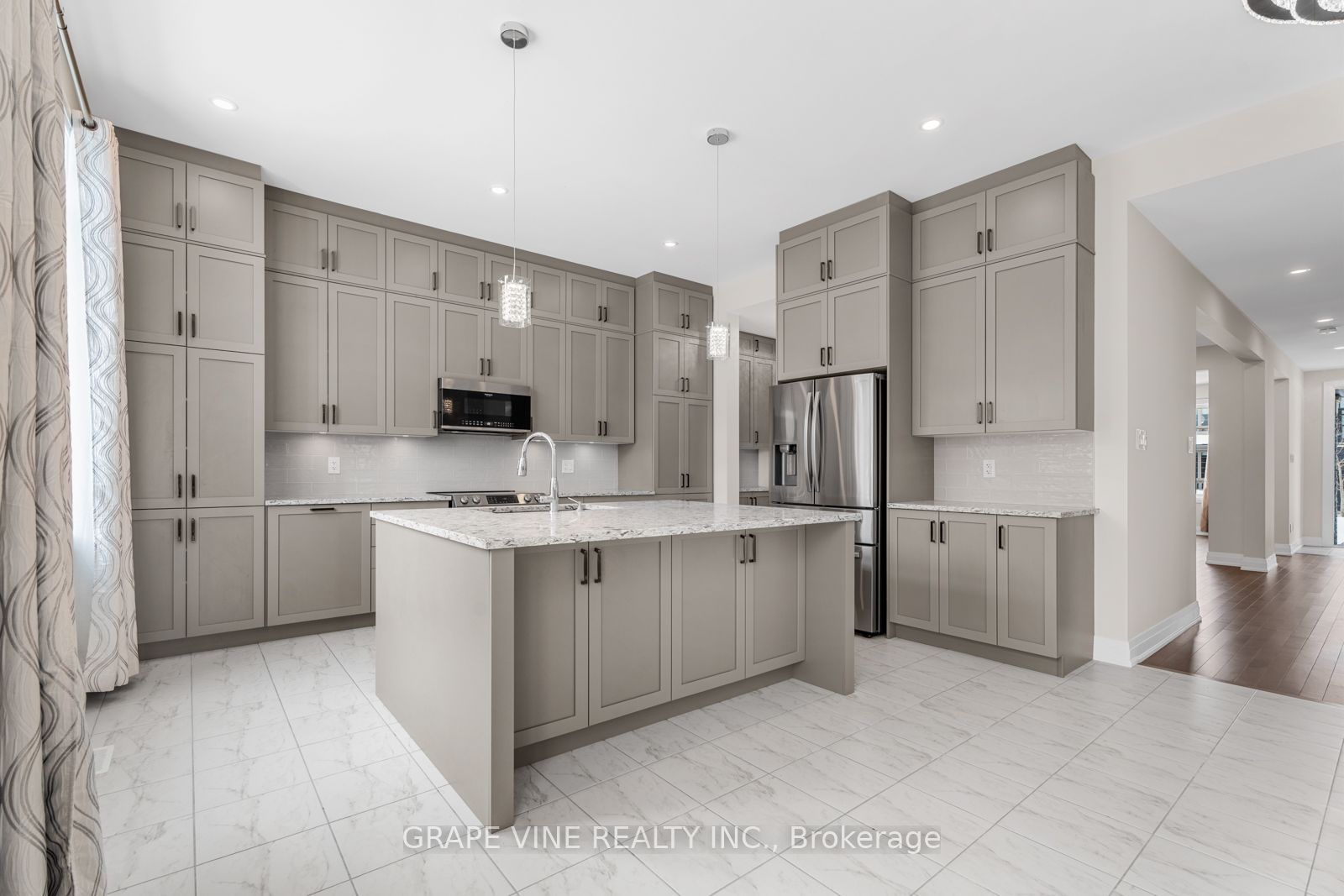 61 Adrift Street Property Photo 10