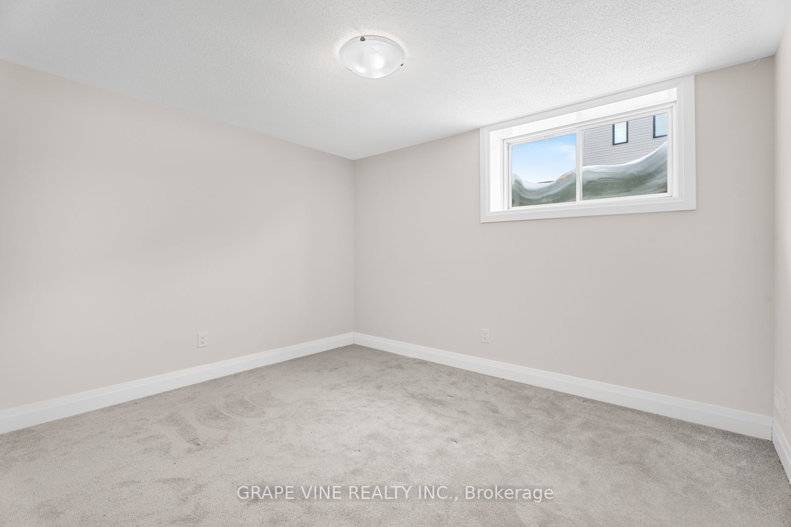 61 Adrift Street Property Photo 33