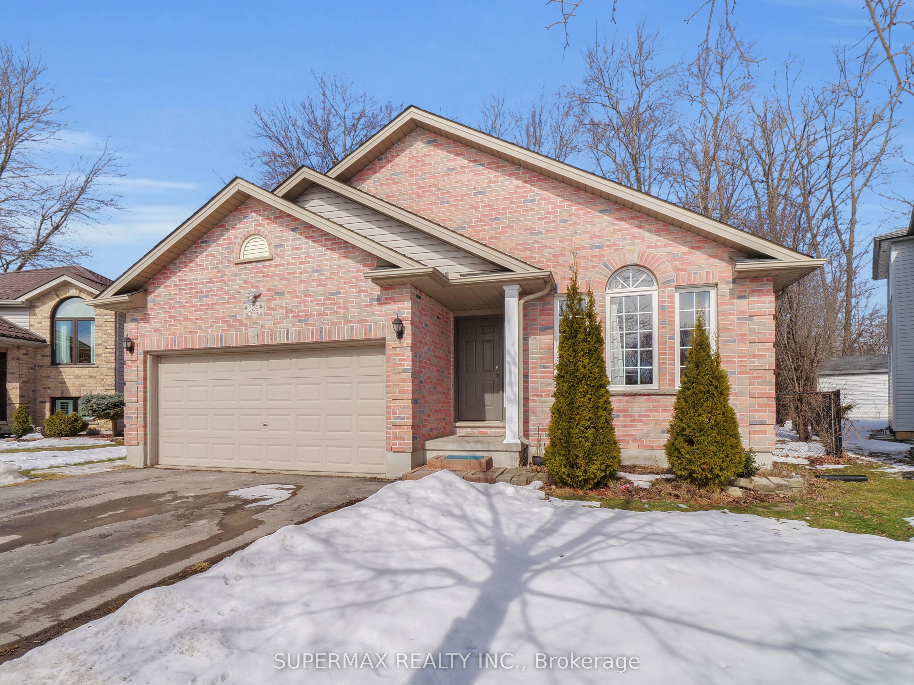526 Talltree Crescent Property Photo 1