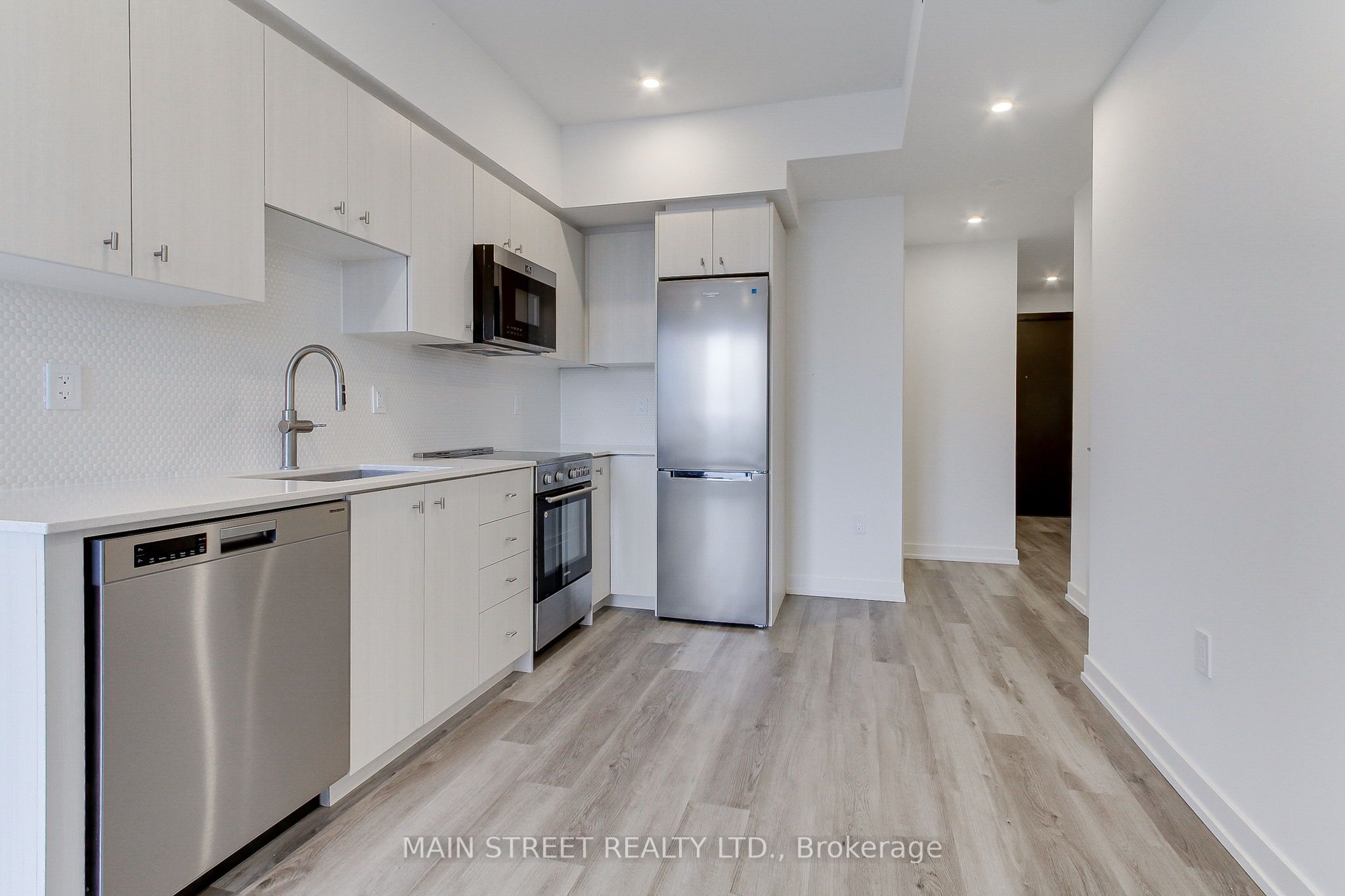 15 Wellington Street S 2204 Property Photo 4