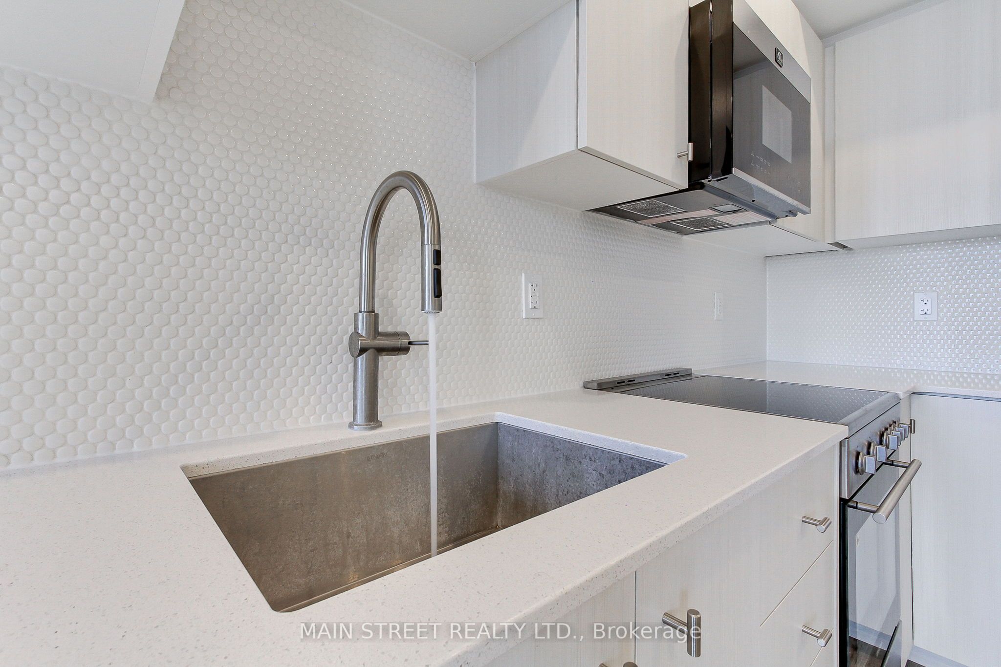 15 Wellington Street S 2204 Property Photo 5