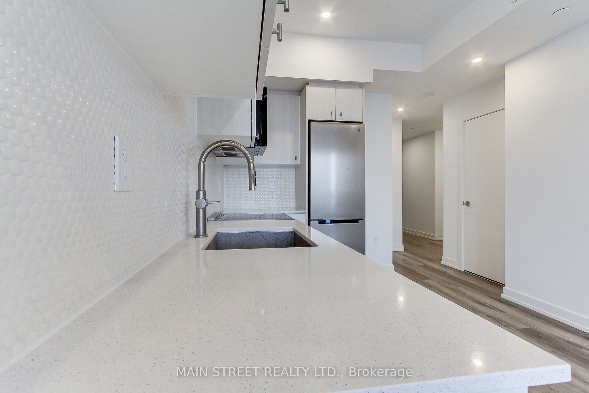 15 Wellington Street S 2204 Property Photo 7