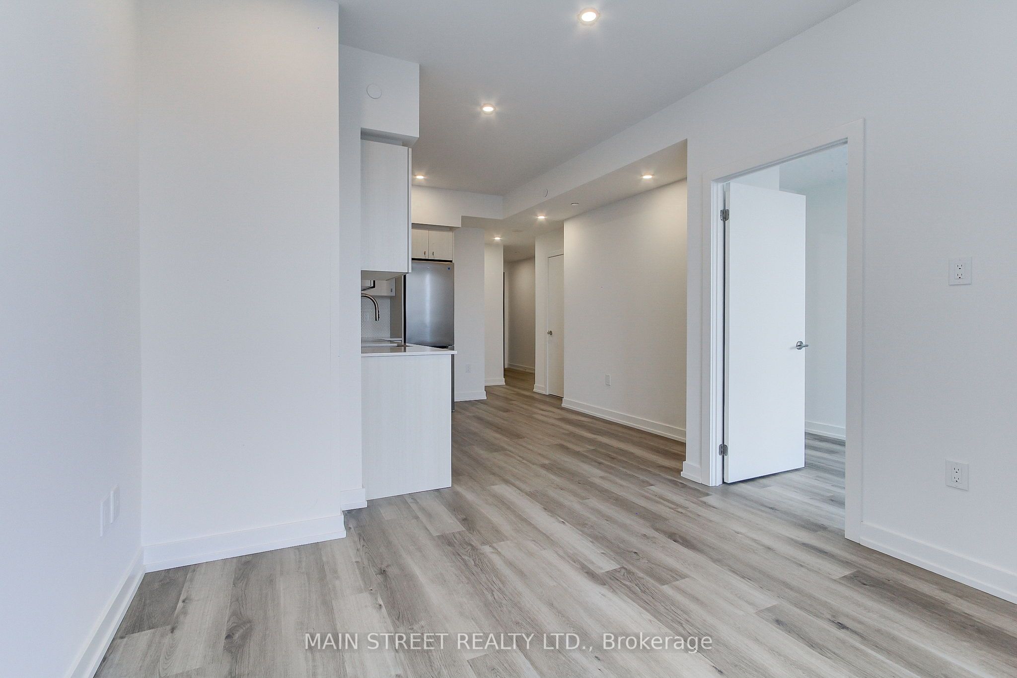 15 Wellington Street S 2204 Property Photo 8