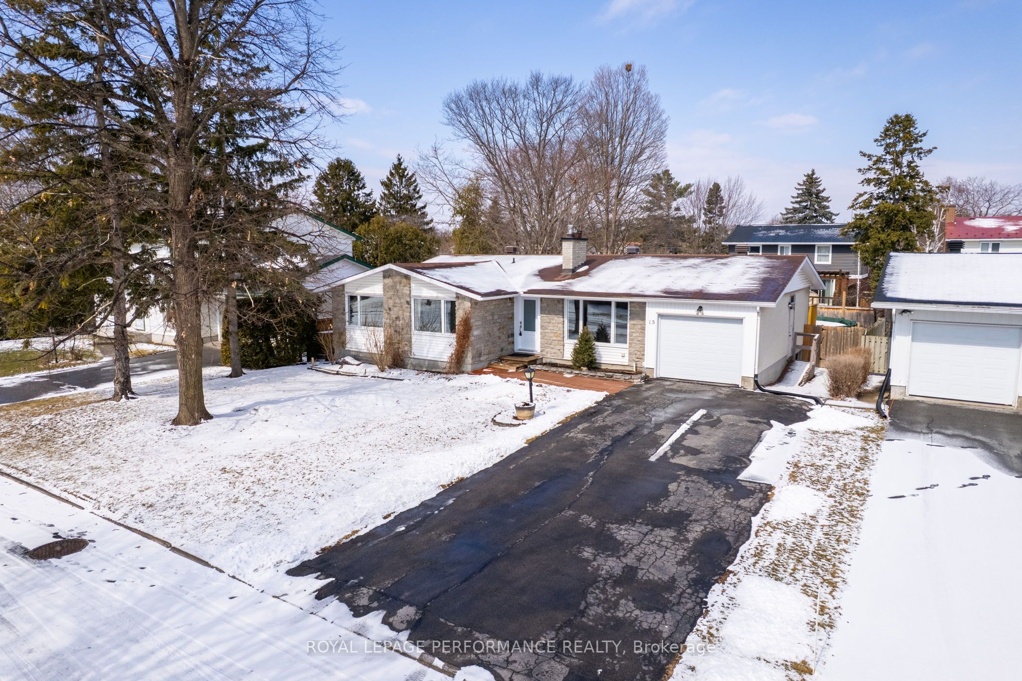 15 Brian Crescent Property Photo