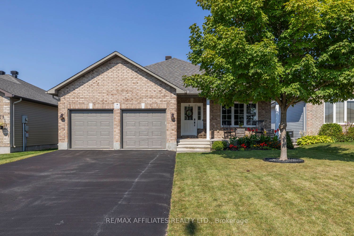 305 Merrithew Street Property Photo