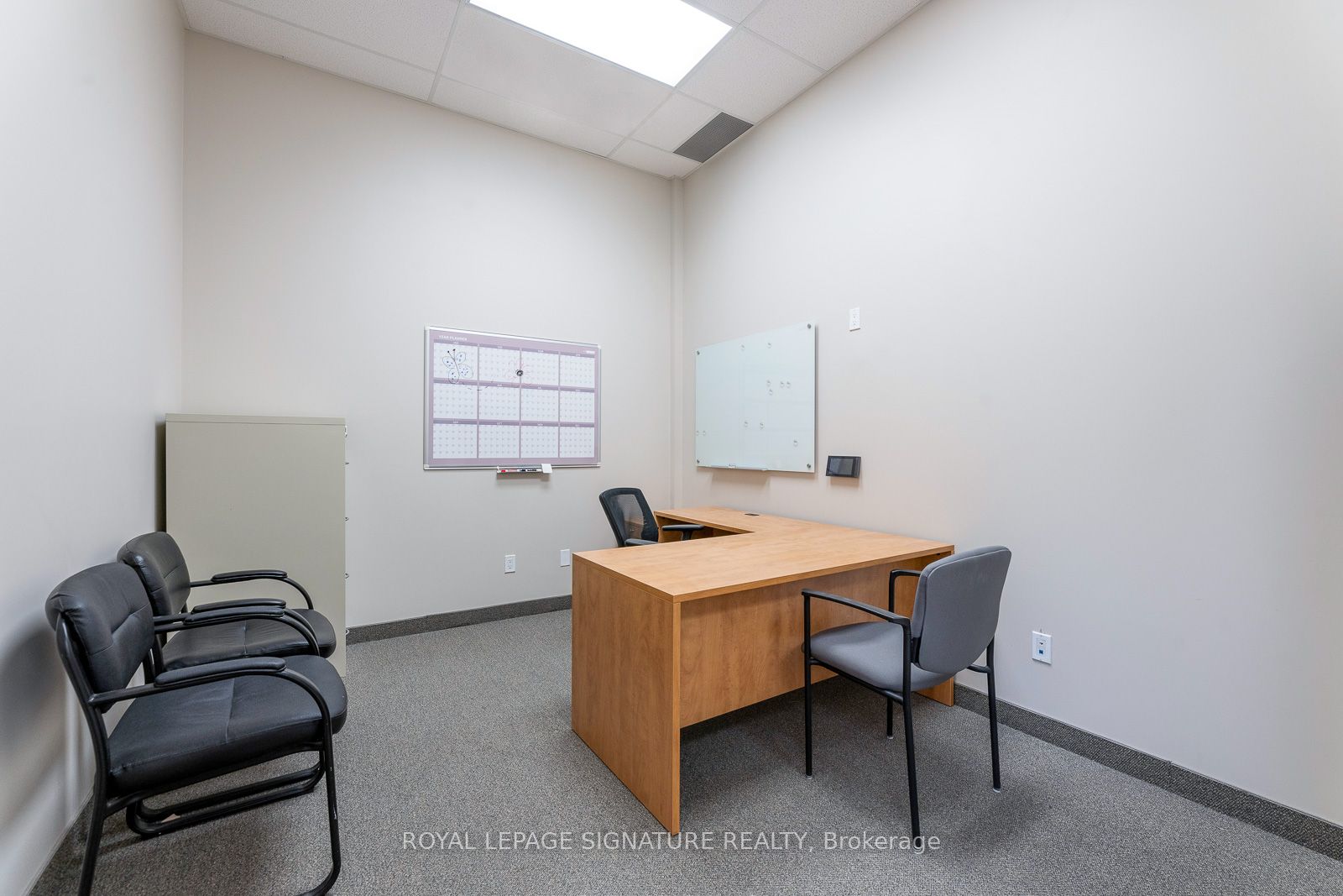 #214c - 55 Wyndham St N Property Photo 5