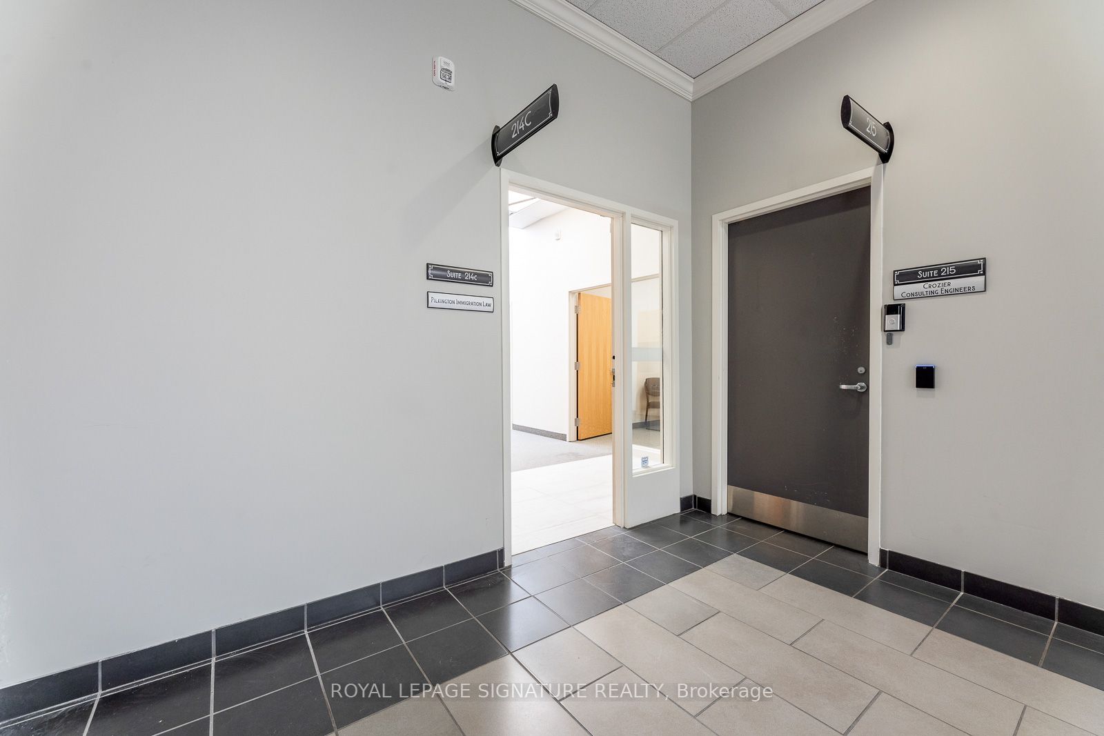 #214c - 55 Wyndham St N Property Photo 15