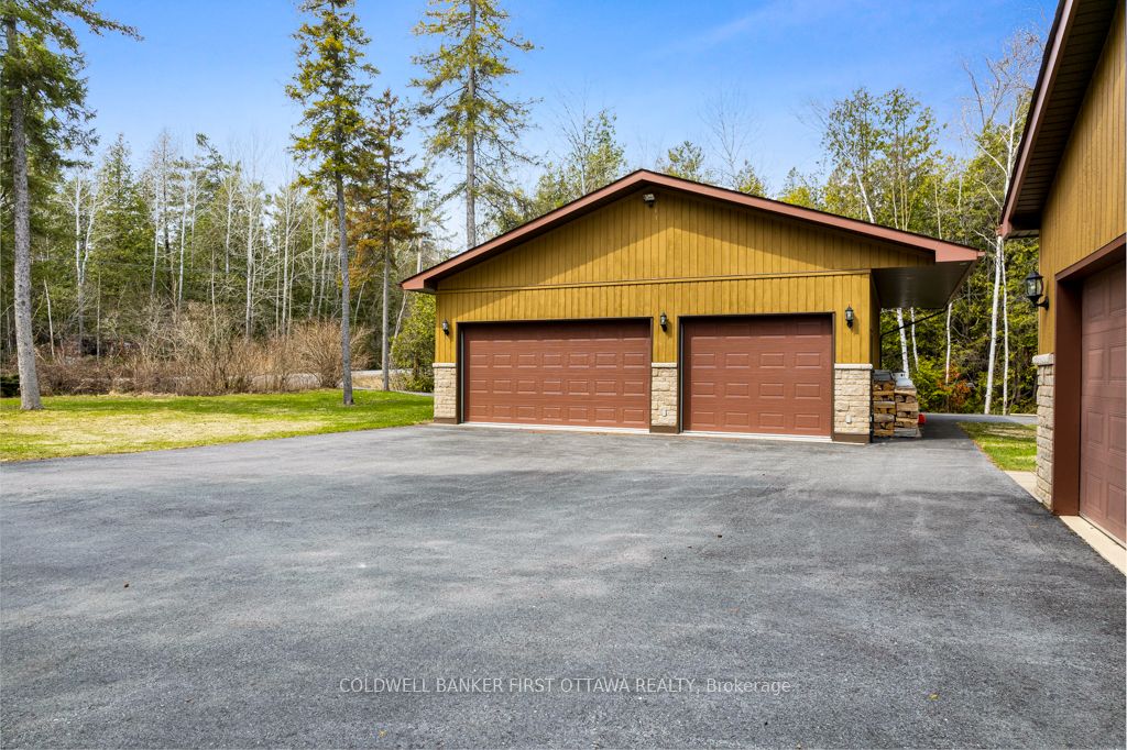206 Deerwood Drive Property Photo 3