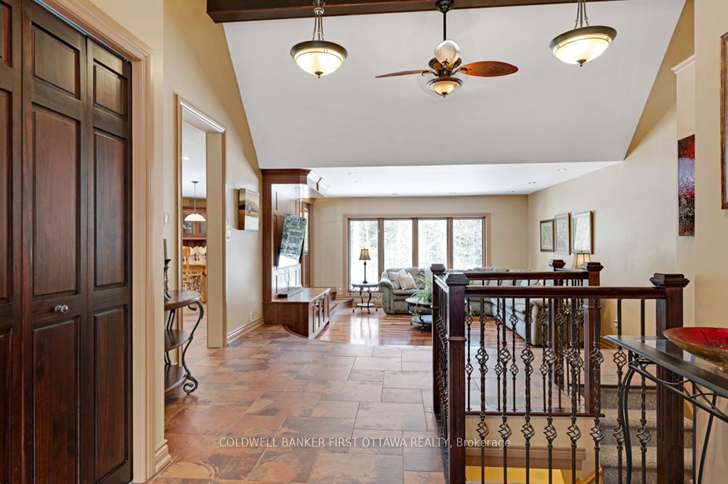 206 Deerwood Drive Property Photo 8
