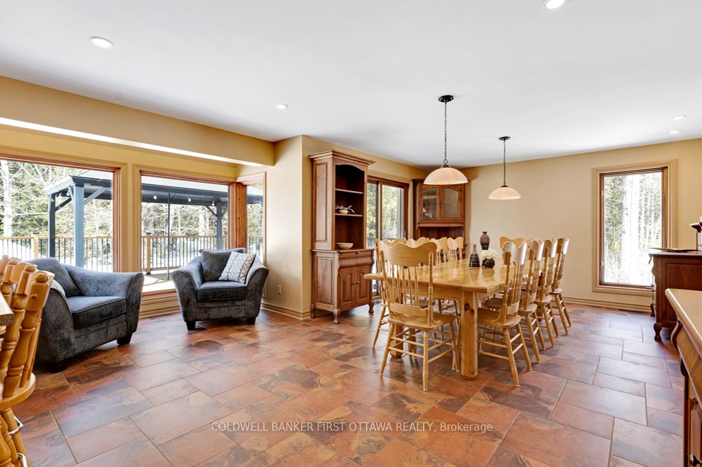 206 Deerwood Drive Property Photo 11