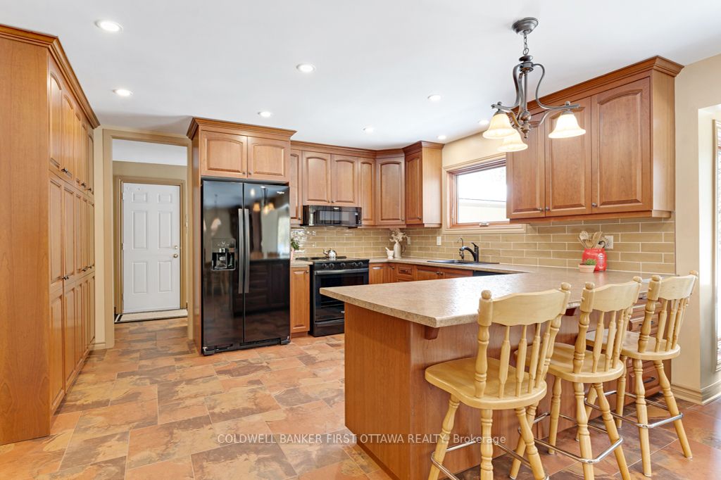 206 Deerwood Drive Property Photo 14