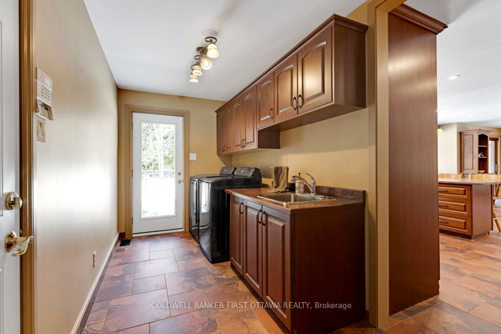 206 Deerwood Drive Property Photo 16