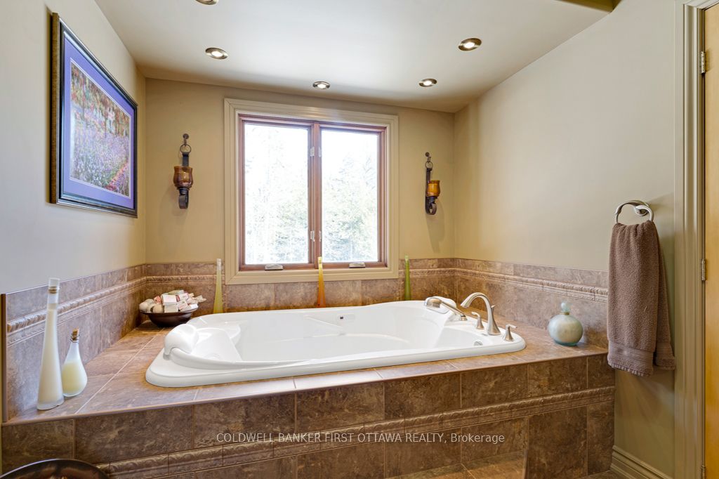 206 Deerwood Drive Property Photo 20