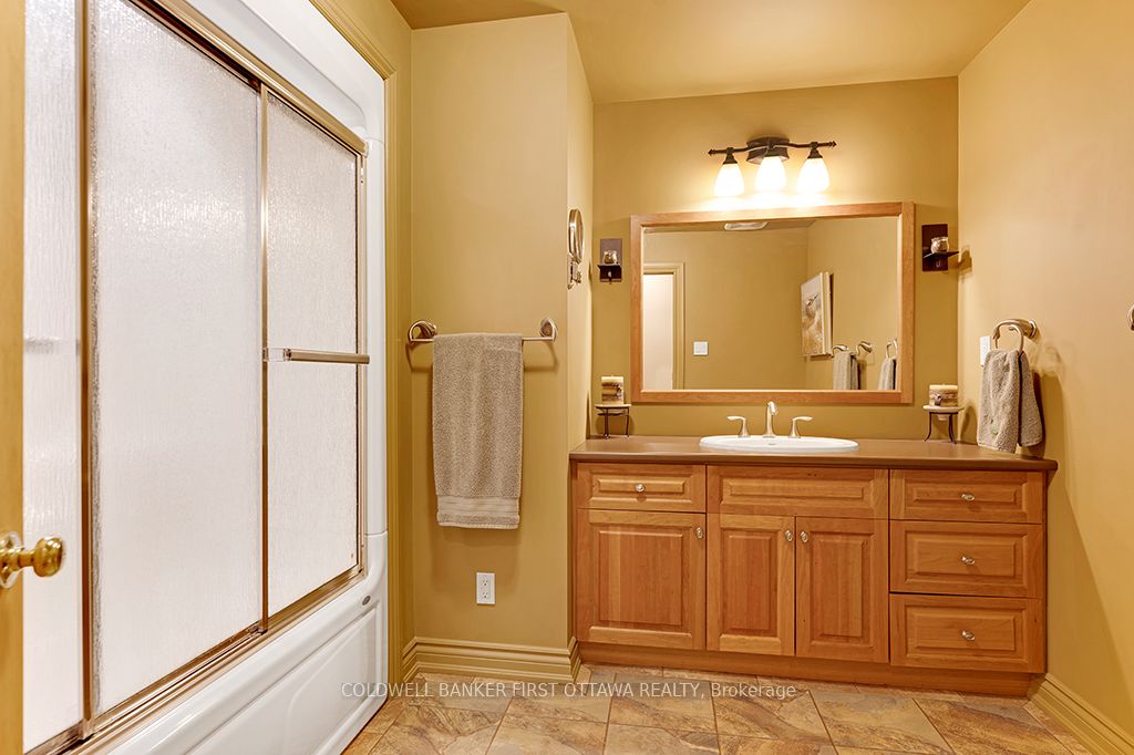 206 Deerwood Drive Property Photo 25