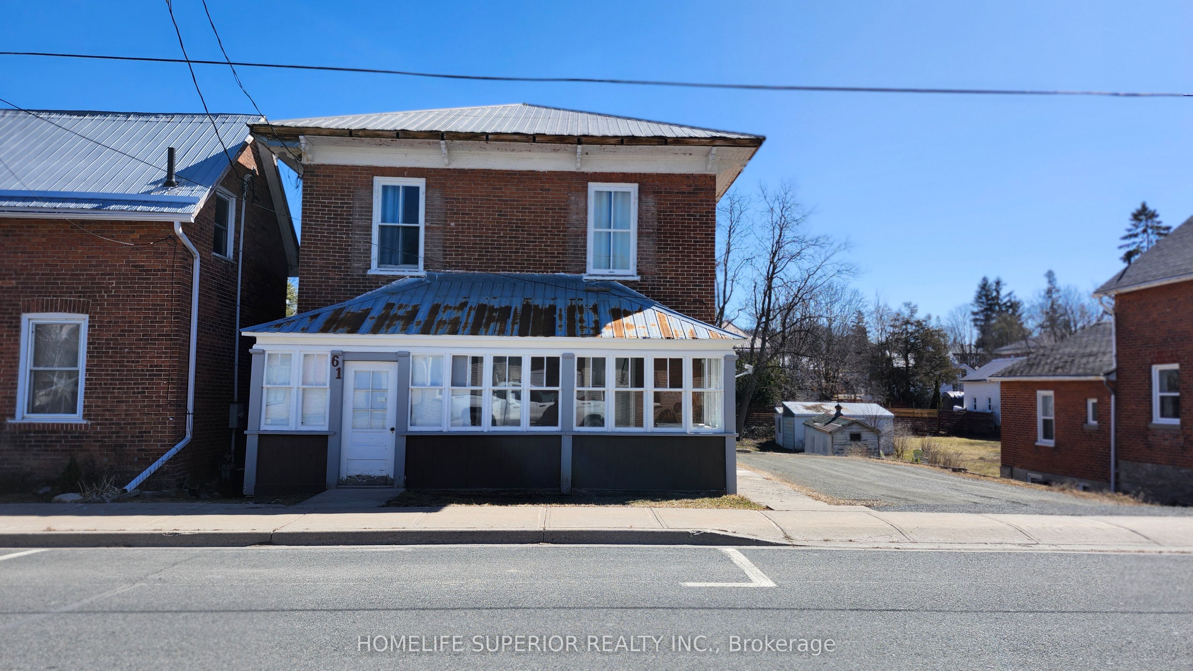 61 Front St E Property Photo