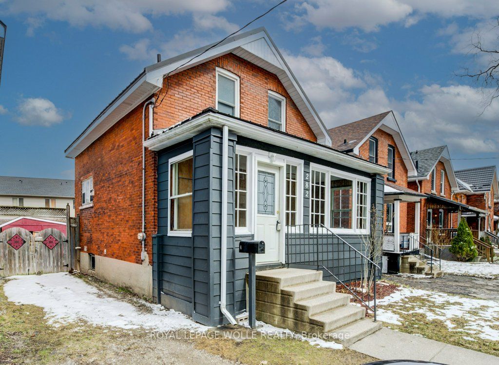 282 Douro Street Property Photo 2