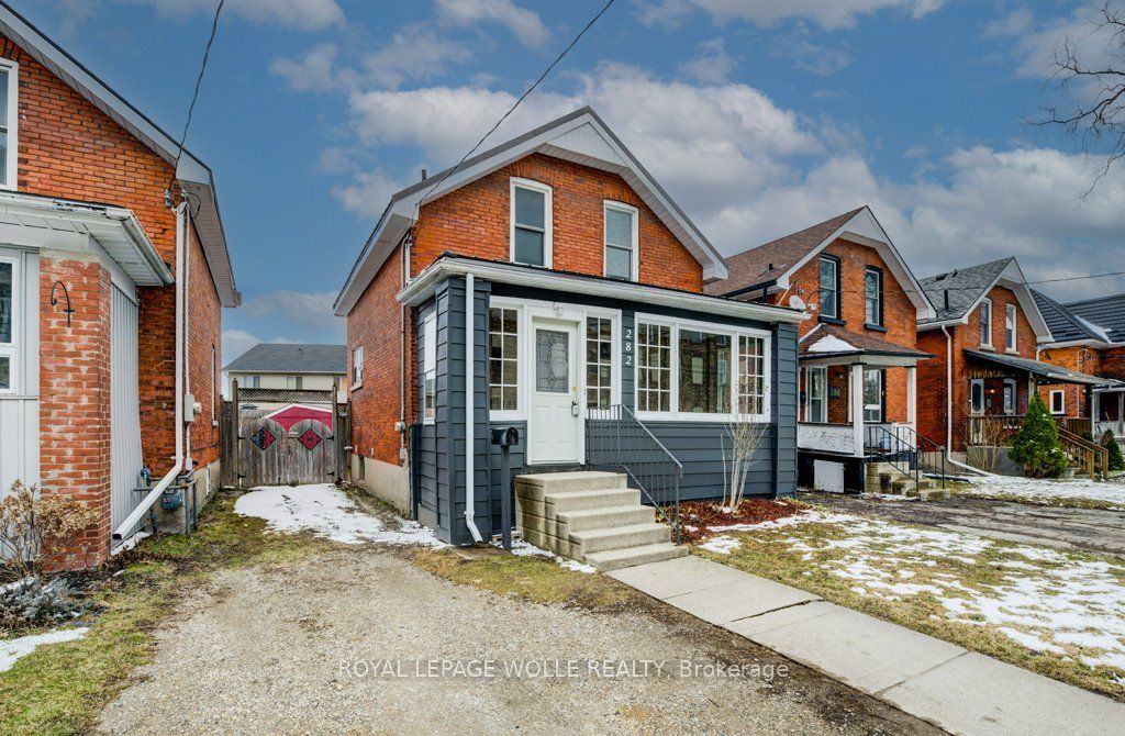 282 Douro Street Property Photo 4