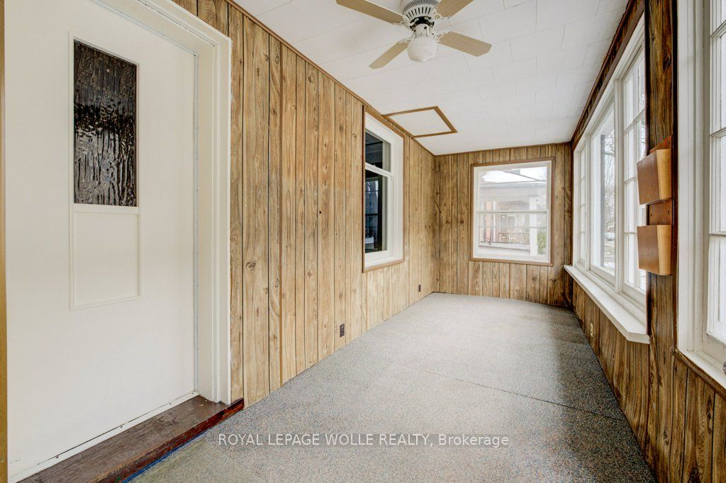 282 Douro Street Property Photo 6