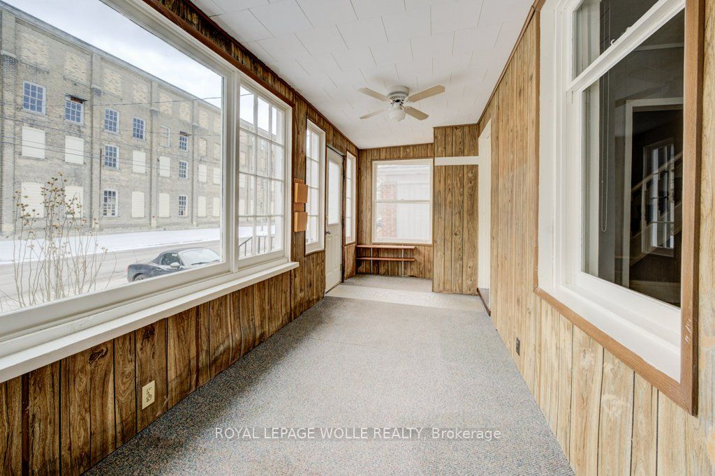 282 Douro Street Property Photo 7