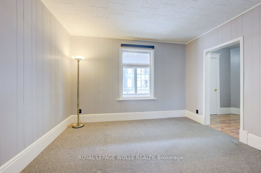282 Douro Street Property Photo 11