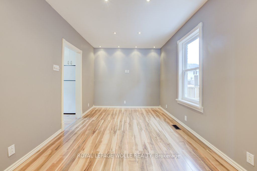 282 Douro Street Property Photo 13