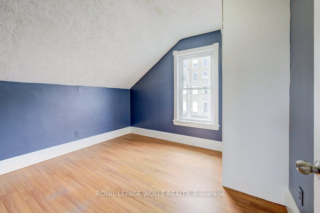 282 Douro Street Property Photo 21