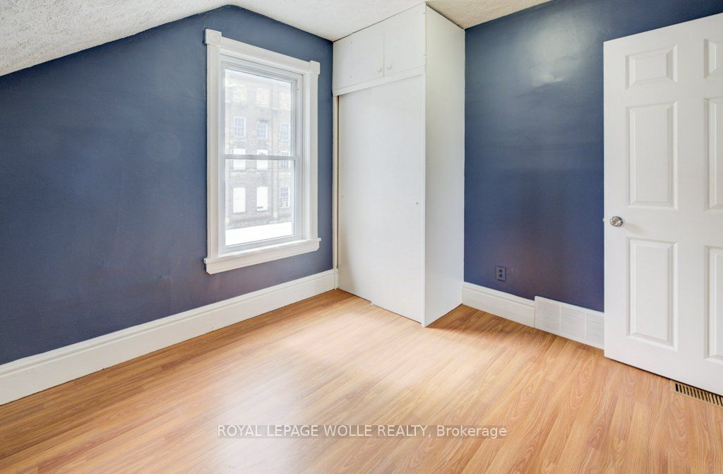 282 Douro Street Property Photo 22