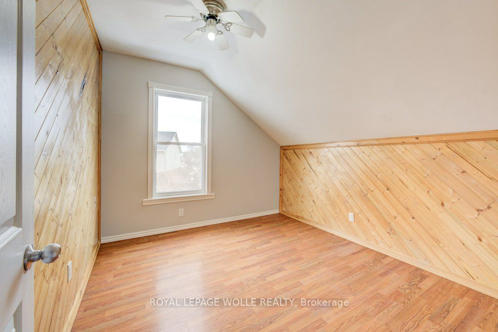 282 Douro Street Property Photo 23