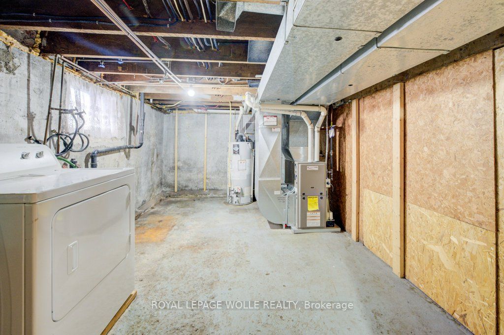 282 Douro Street Property Photo 29