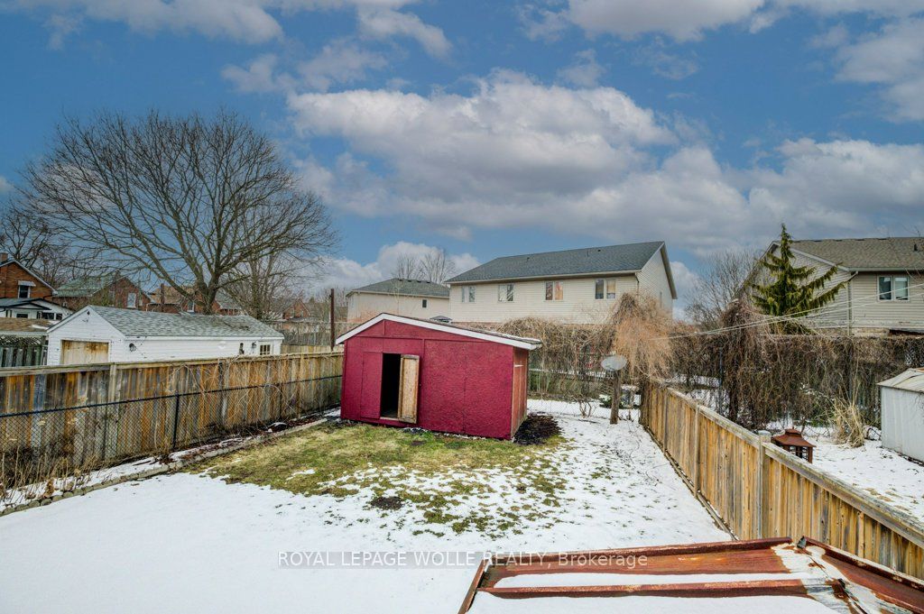 282 Douro Street Property Photo 33