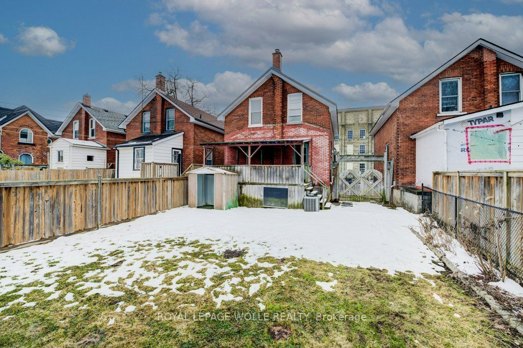 282 Douro Street Property Photo 36