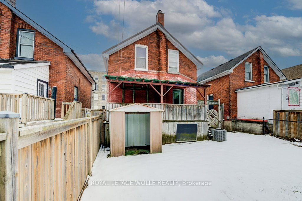 282 Douro Street Property Photo 37