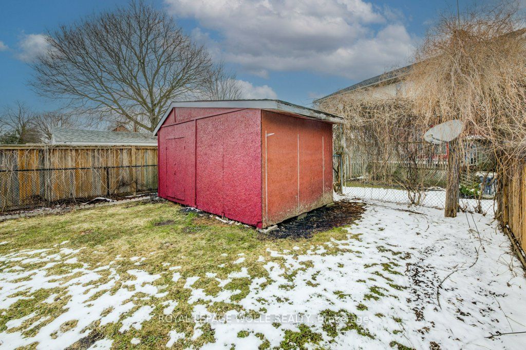 282 Douro Street Property Photo 38