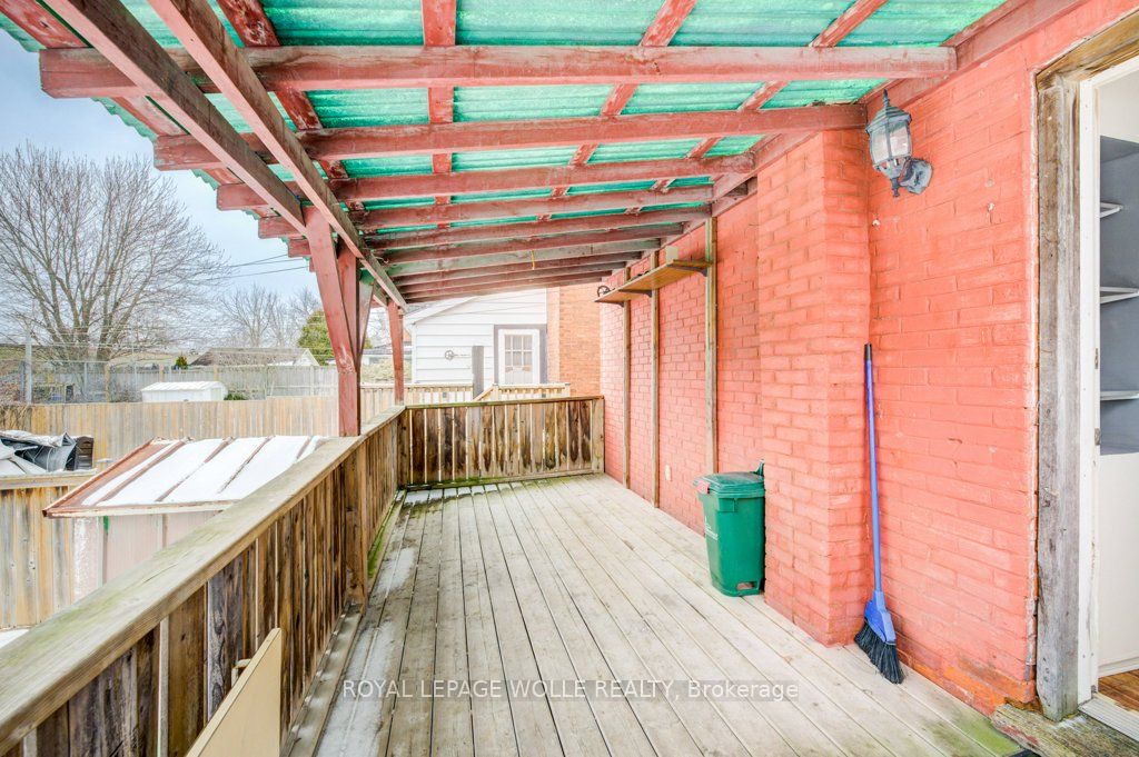 282 Douro Street Property Photo 40
