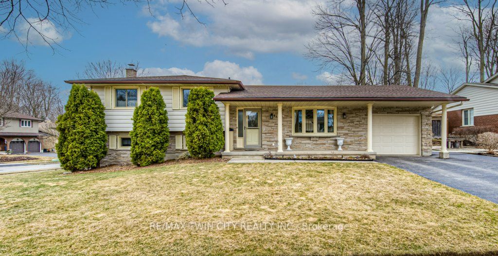 45 Nipigon Street Property Photo 1
