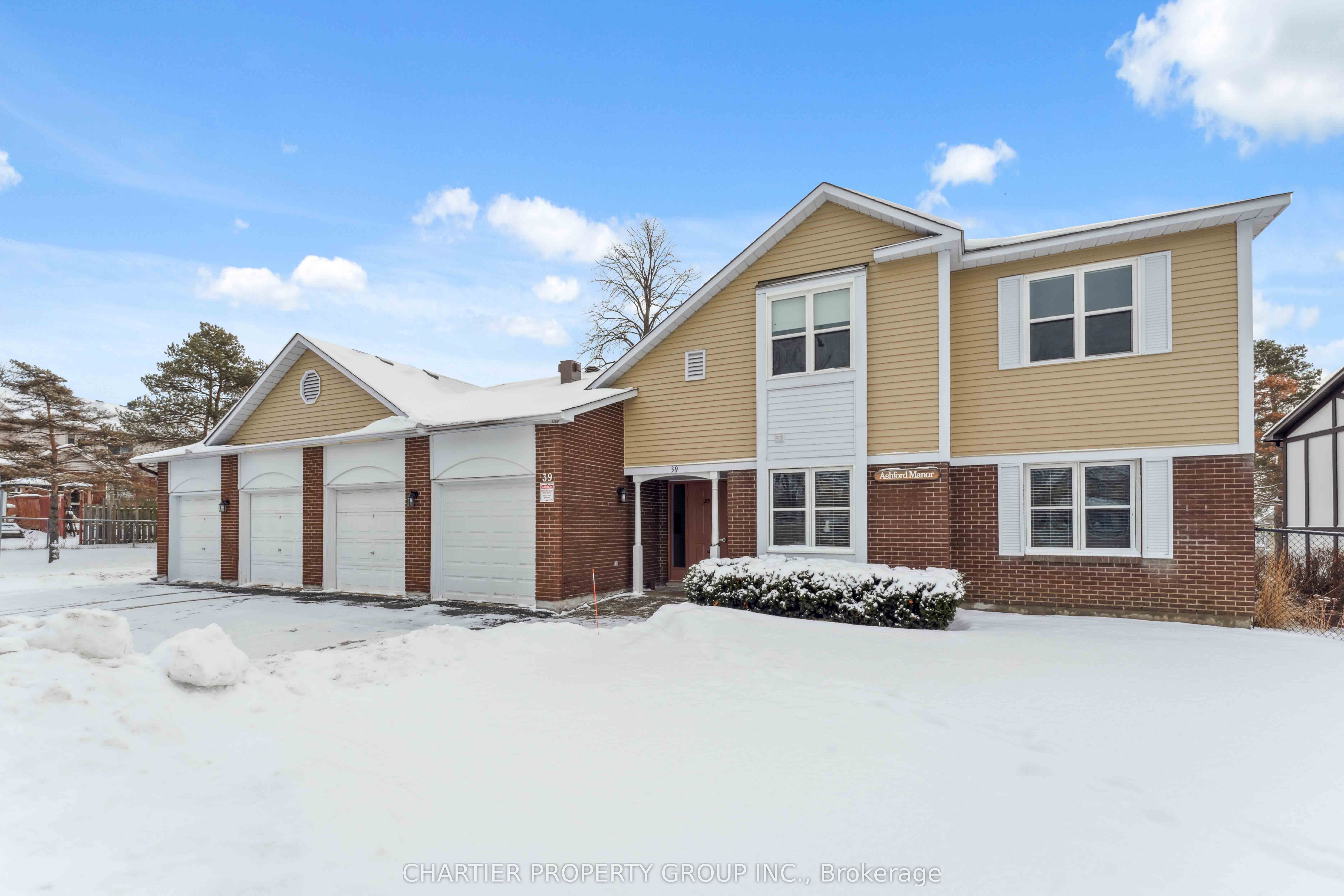 39 Stonehaven Dr Property Photo 1