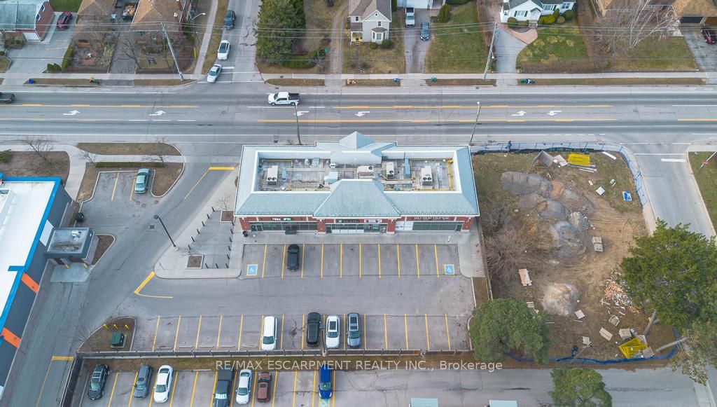 #2 - 70 Livingston Avenue Property Photo 33