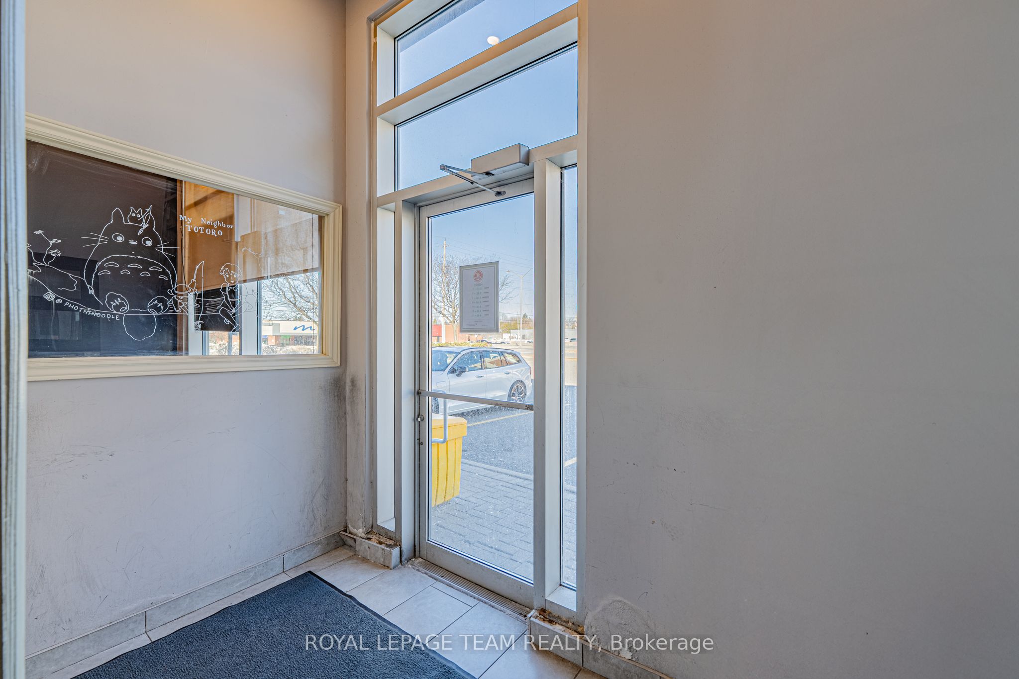 #3 - 1691 Merivale Road Property Photo 2