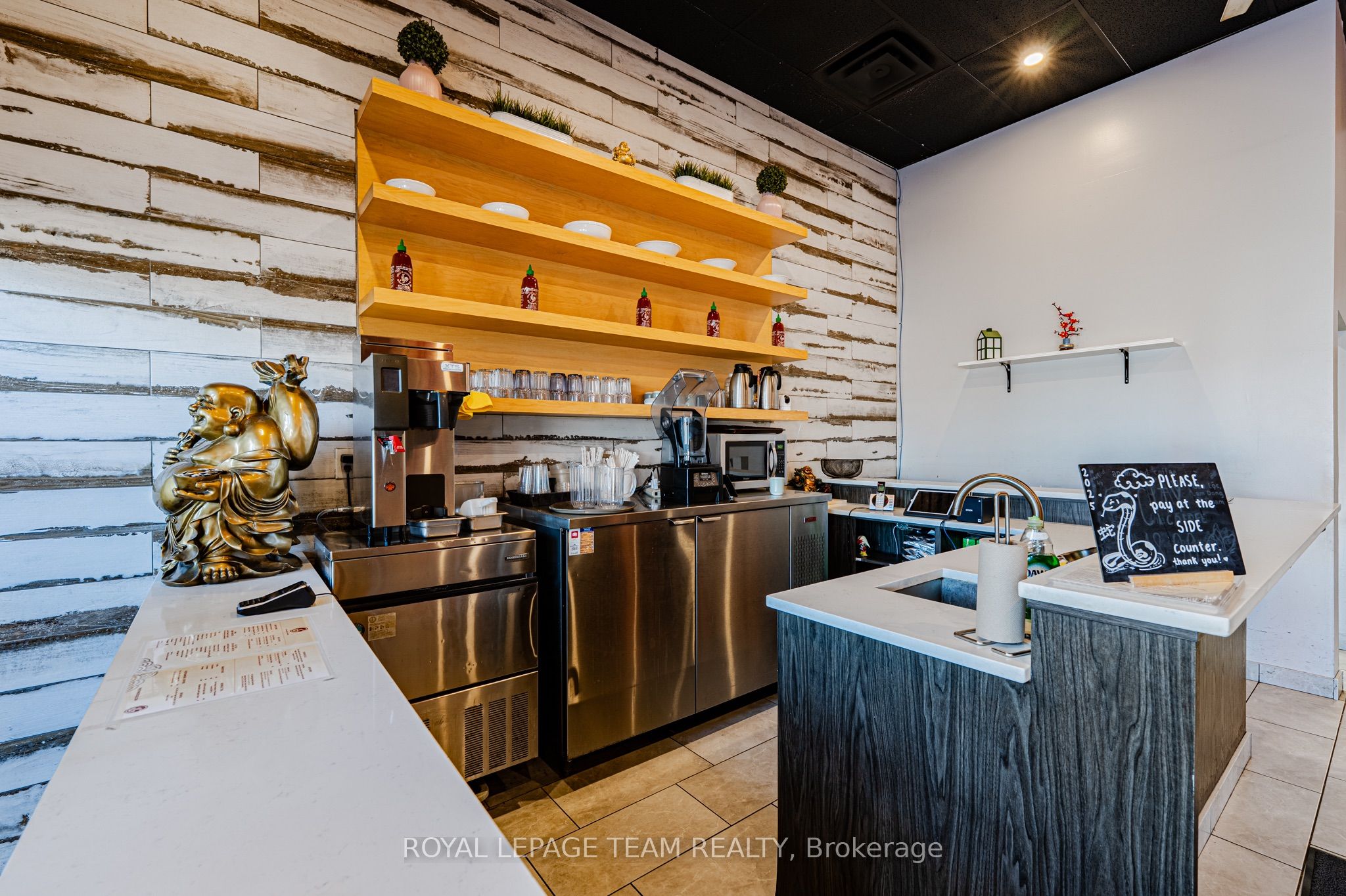 #3 - 1691 Merivale Road Property Photo 6